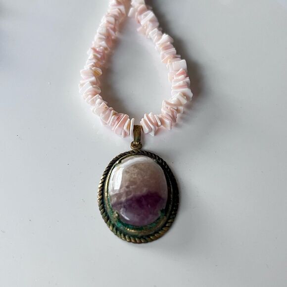 Pink Puka Shell Amethyst Crystal Pendant Necklace - Picture 4 of 4